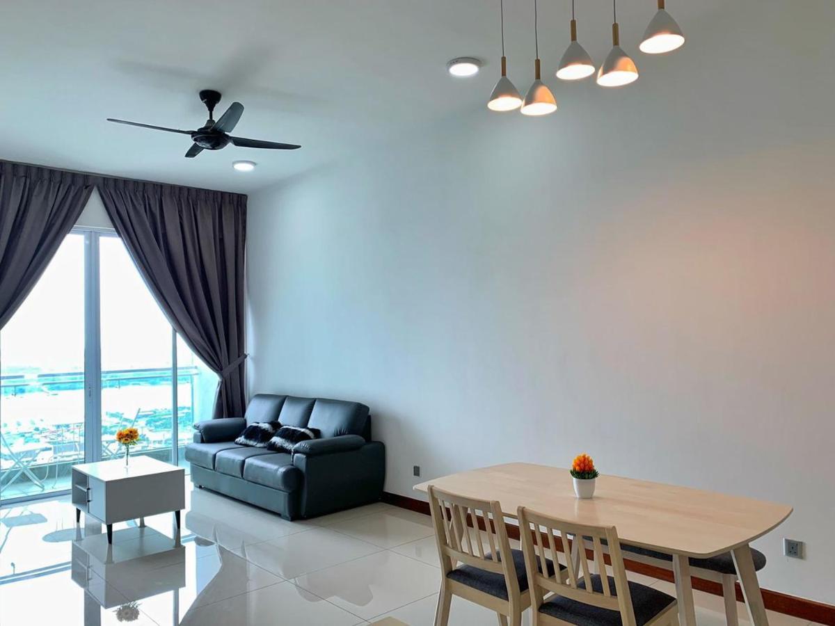 Paragon Suite Homestay By Antlerzone Johor Bahru Exterior foto