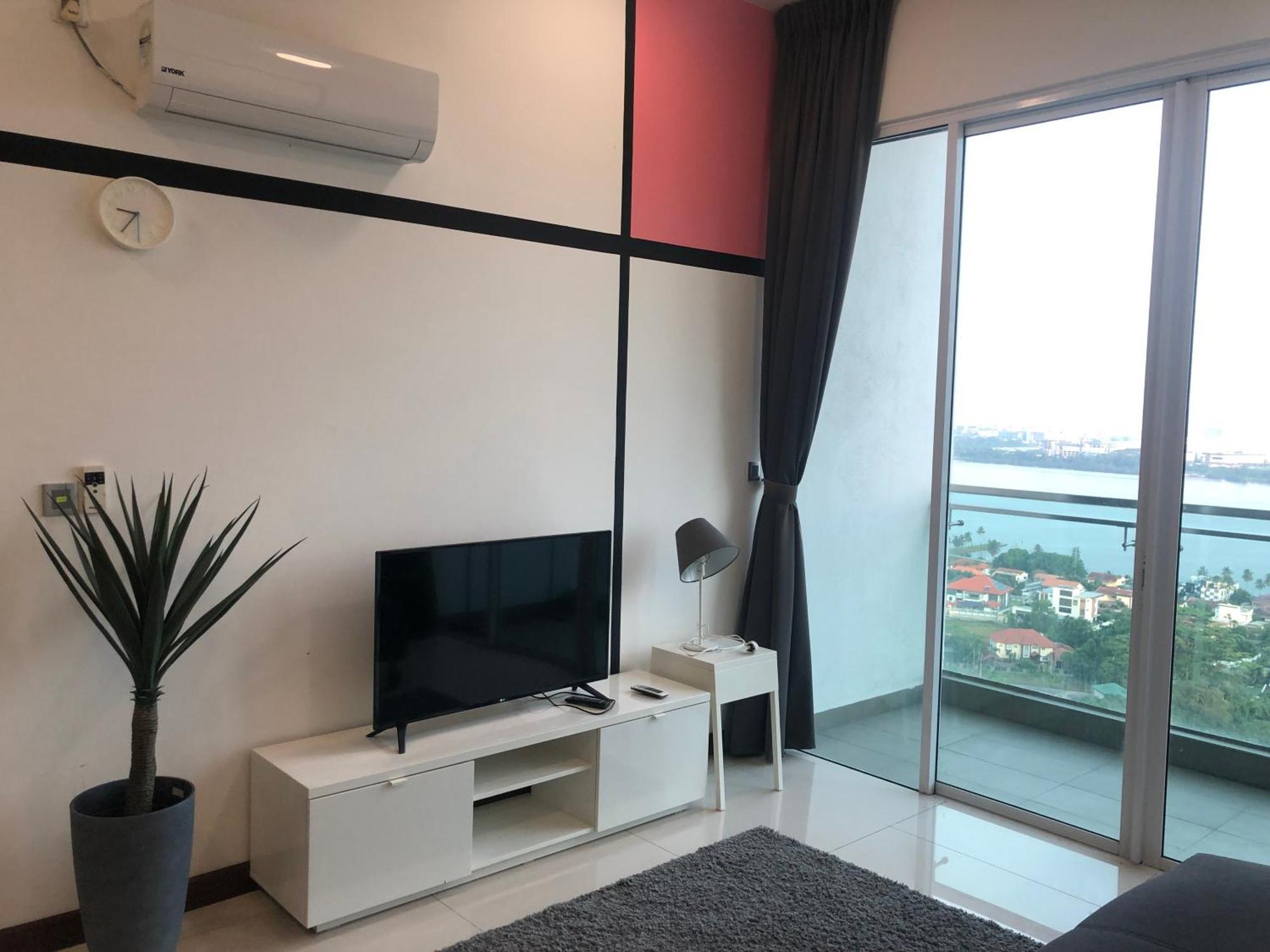 Paragon Suite Homestay By Antlerzone Johor Bahru Exterior foto